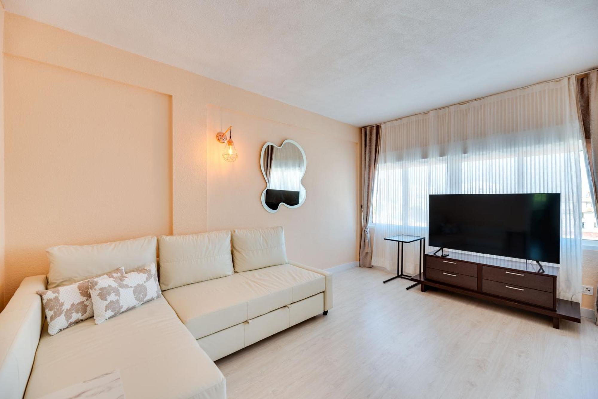 Flamingo 1 Bdr Beach 200 Meters Always Happy Benalmadena Apartment Luaran gambar